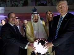 trump-saudi-arabia-ball